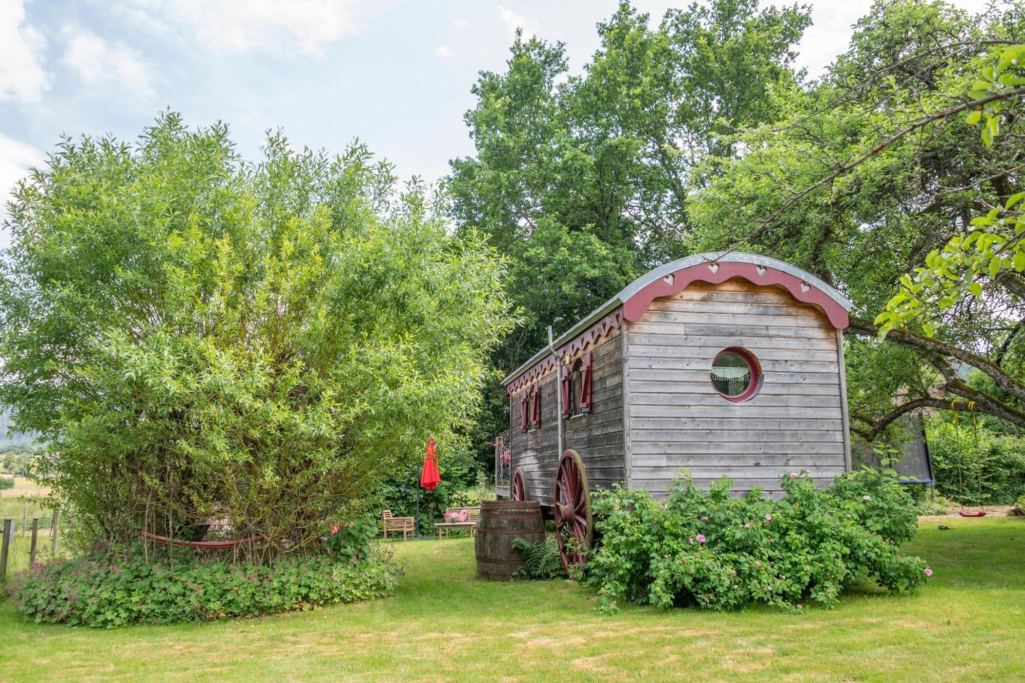 Bed and Breakfast Roulotte Le Temps De Rever Saint-Michel-sur-Meurthe Exteriér fotografie