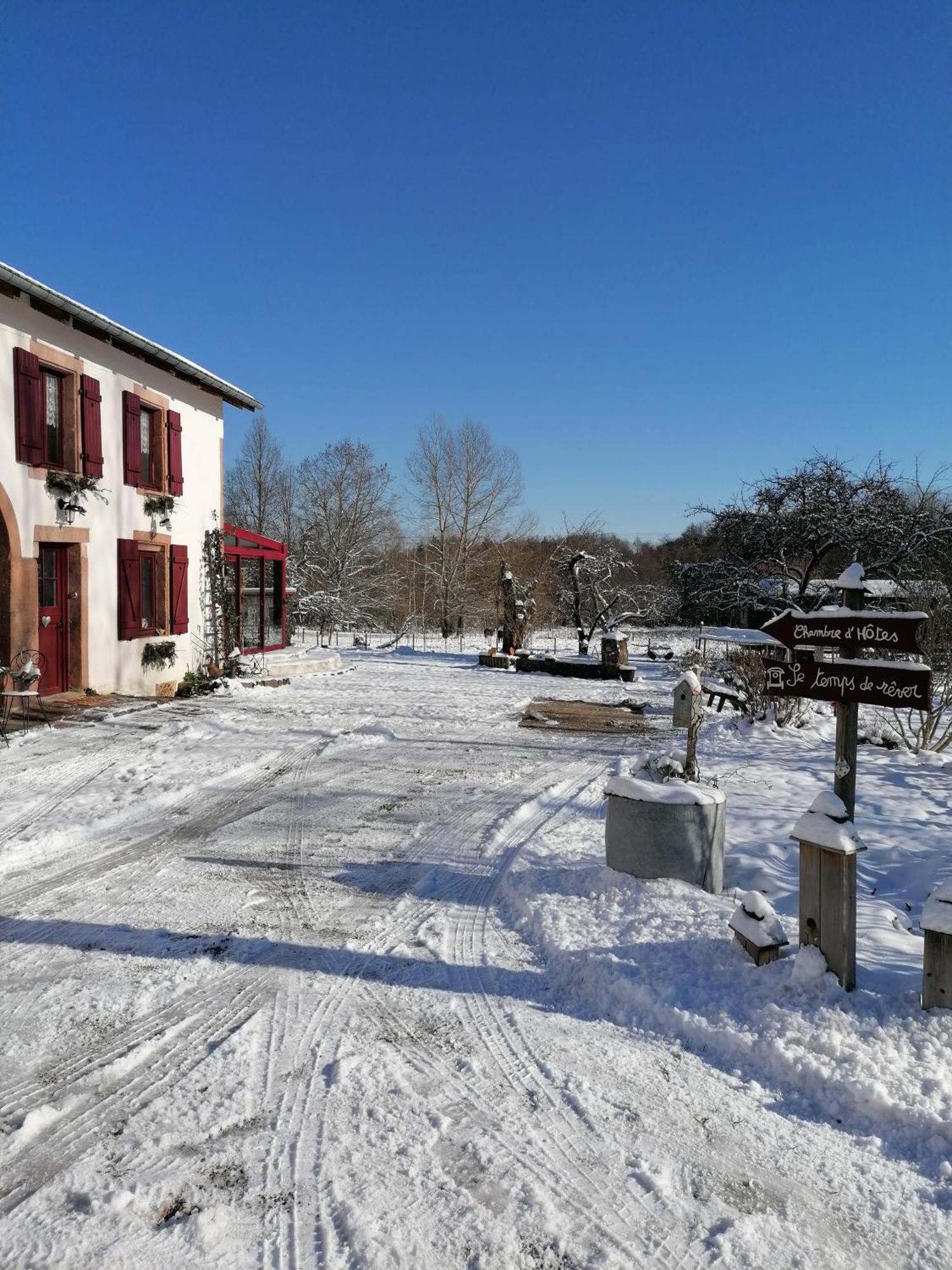 Bed and Breakfast Roulotte Le Temps De Rever Saint-Michel-sur-Meurthe Exteriér fotografie